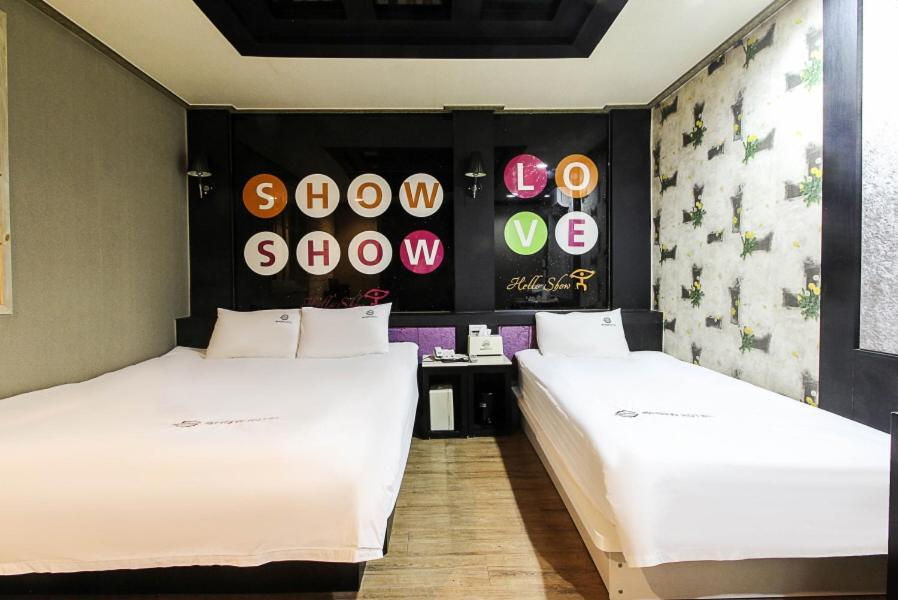 Show Hotel Haeundae Busan Bagian luar foto