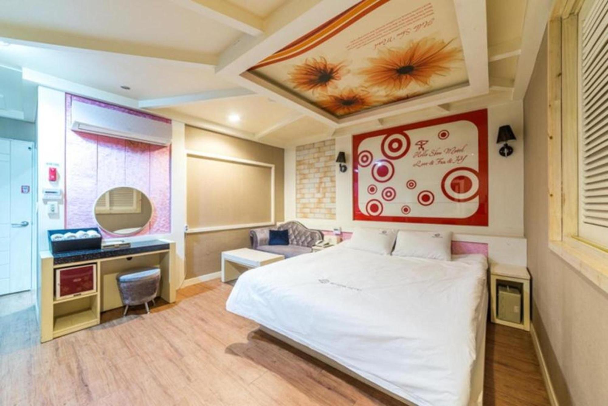 Show Hotel Haeundae Busan Bagian luar foto