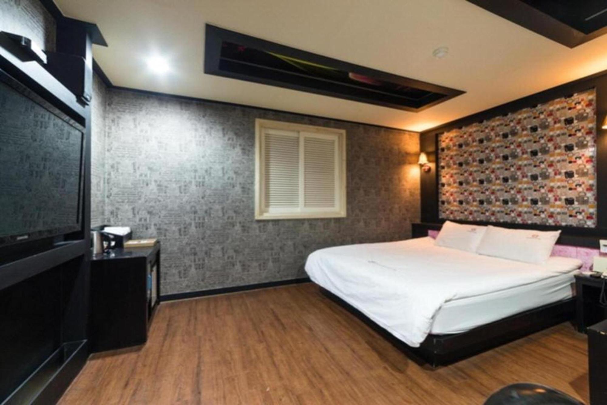 Show Hotel Haeundae Busan Bagian luar foto