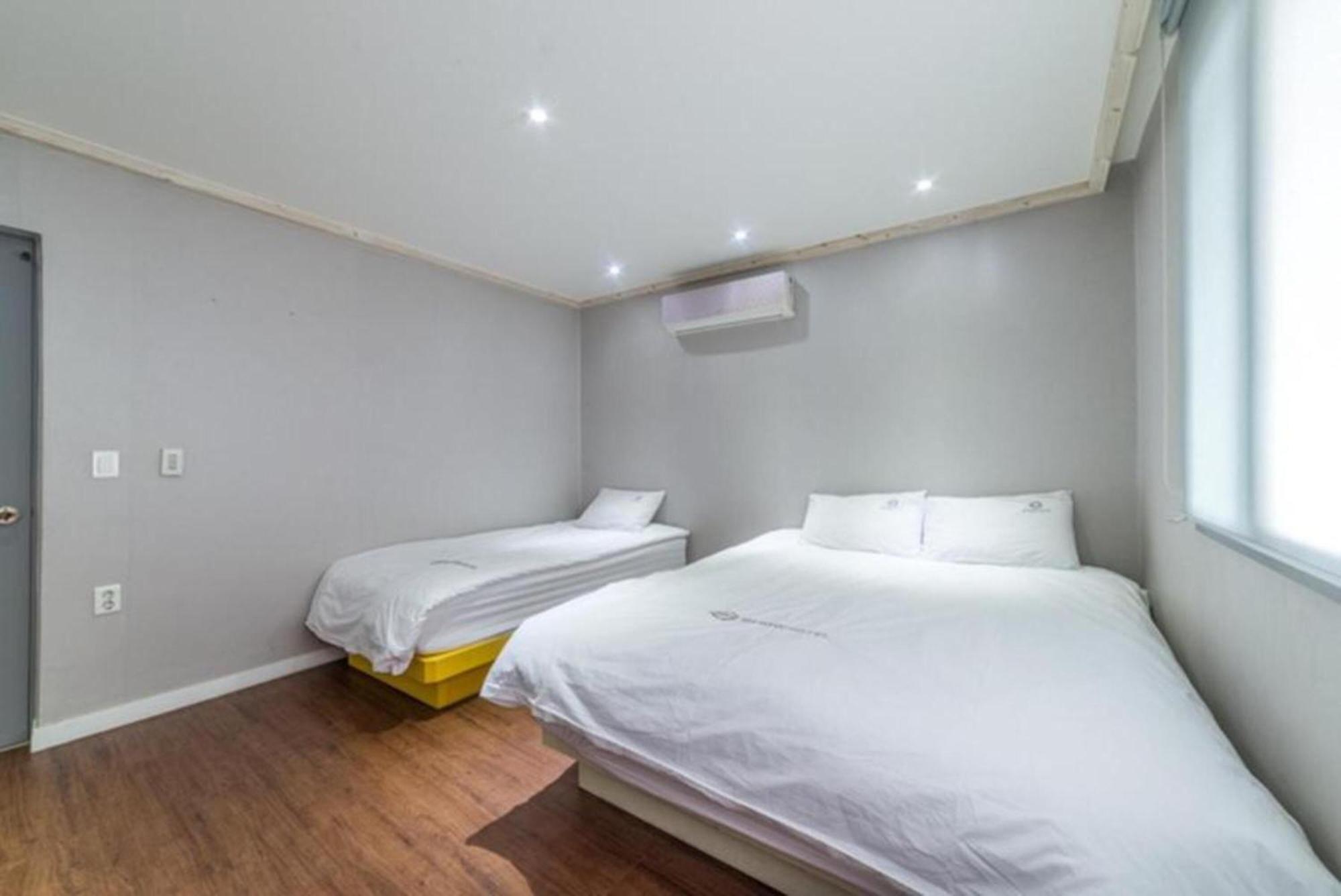 Show Hotel Haeundae Busan Bagian luar foto