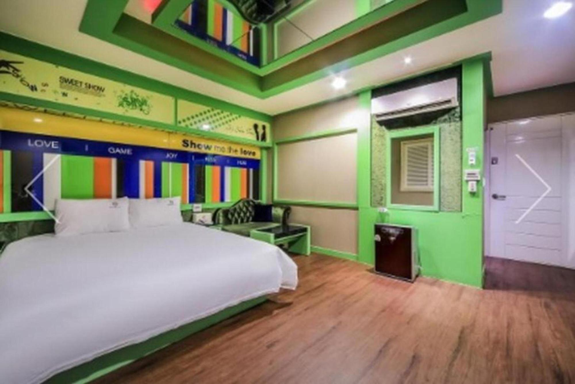 Show Hotel Haeundae Busan Bagian luar foto